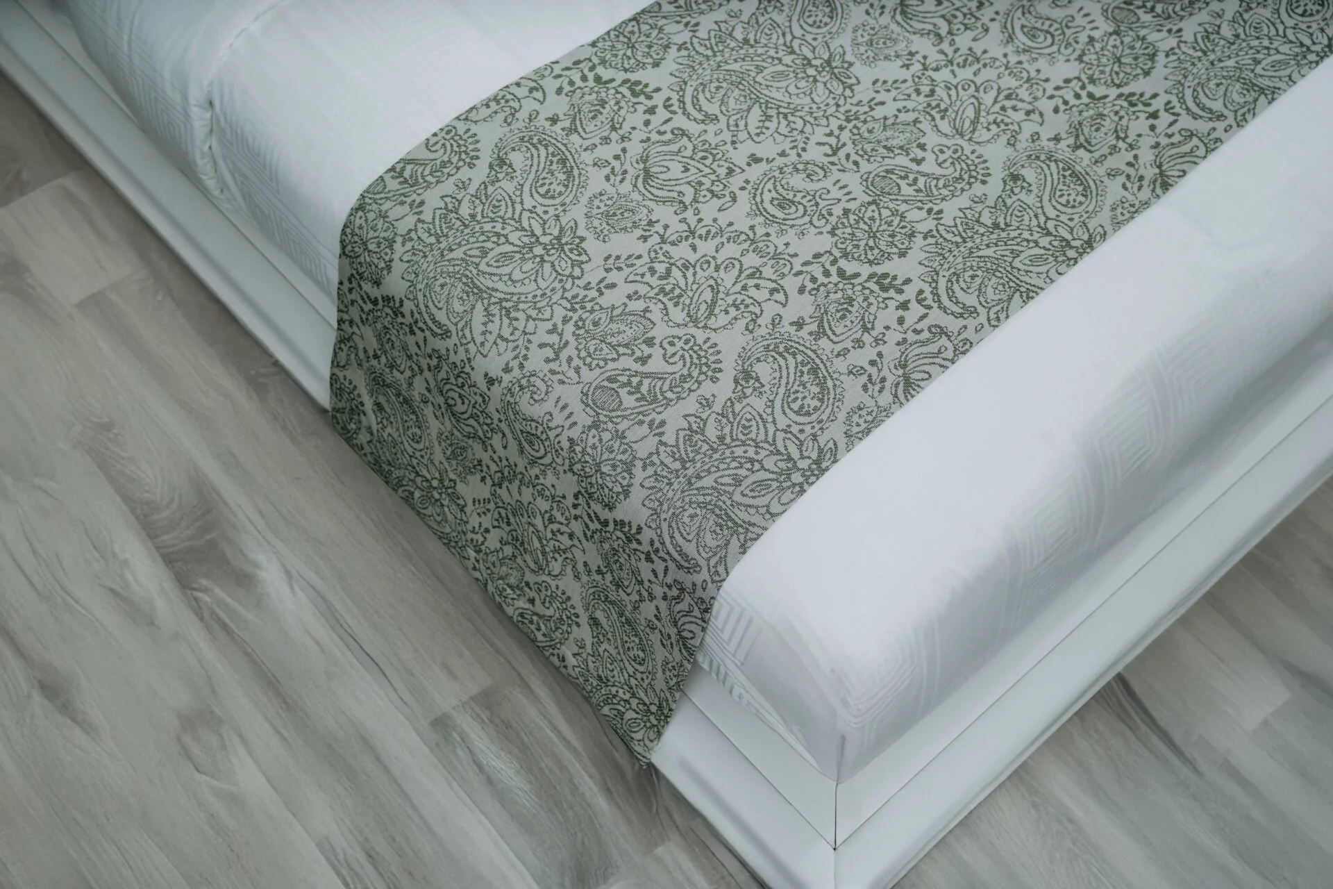 Hotel bed runner